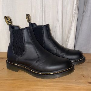 Dr. Martens 2976 SMOOTH LEATHER CHELSEA BOOTS